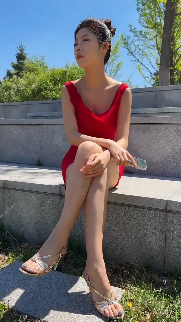 作品 迟来的红色