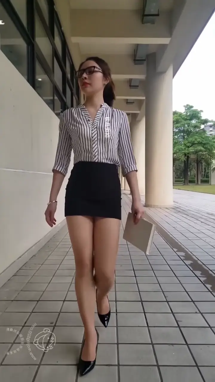 街拍制服老师