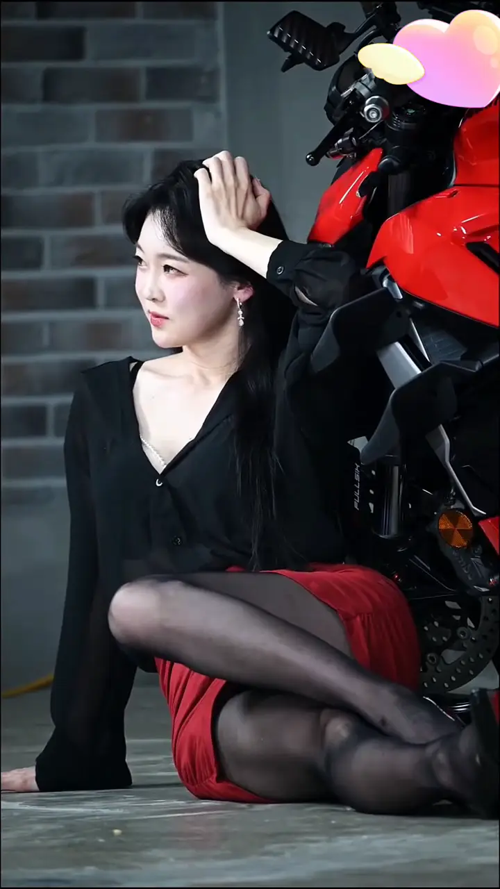 Auto Show Site韩国车模 레이싱 모 델Korean Beautiful Car Model