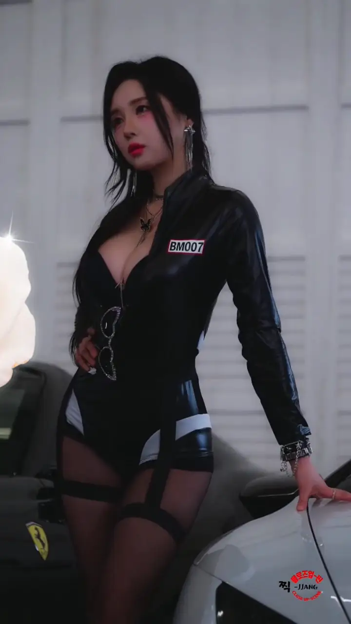 Auto Show Site韩国车模 레이싱 모 델Korean Beautiful Car Model